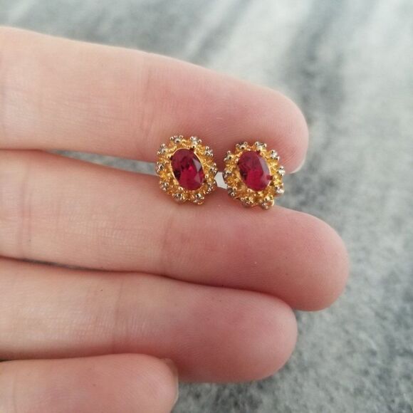 Vintage Little Rhinestone Cluster Post Earrings, Red and White Stones, Ovals - Picture 3 of 5